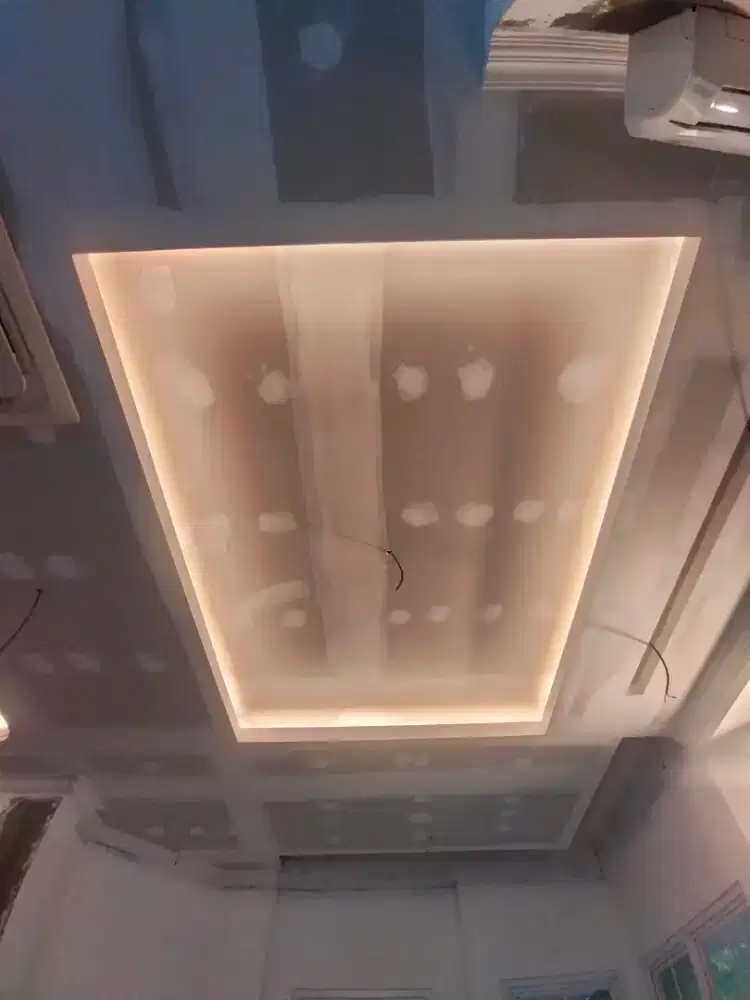 Mendekorasi rumah dengan plafon gypsum pvc wpc partisi dan molding