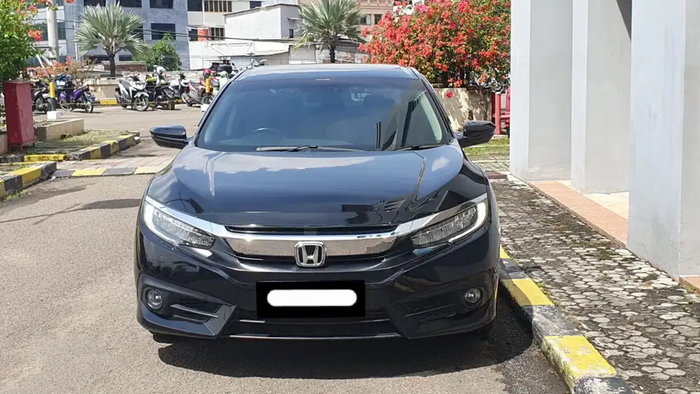 Km38rb honda civic turbo es sedan 2017 hitam pajak panjang