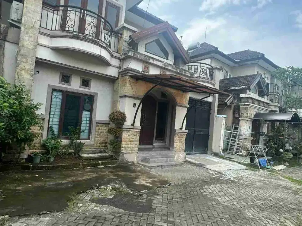 RUMAH LANTAI 2 LOKASI BUNG TOMO