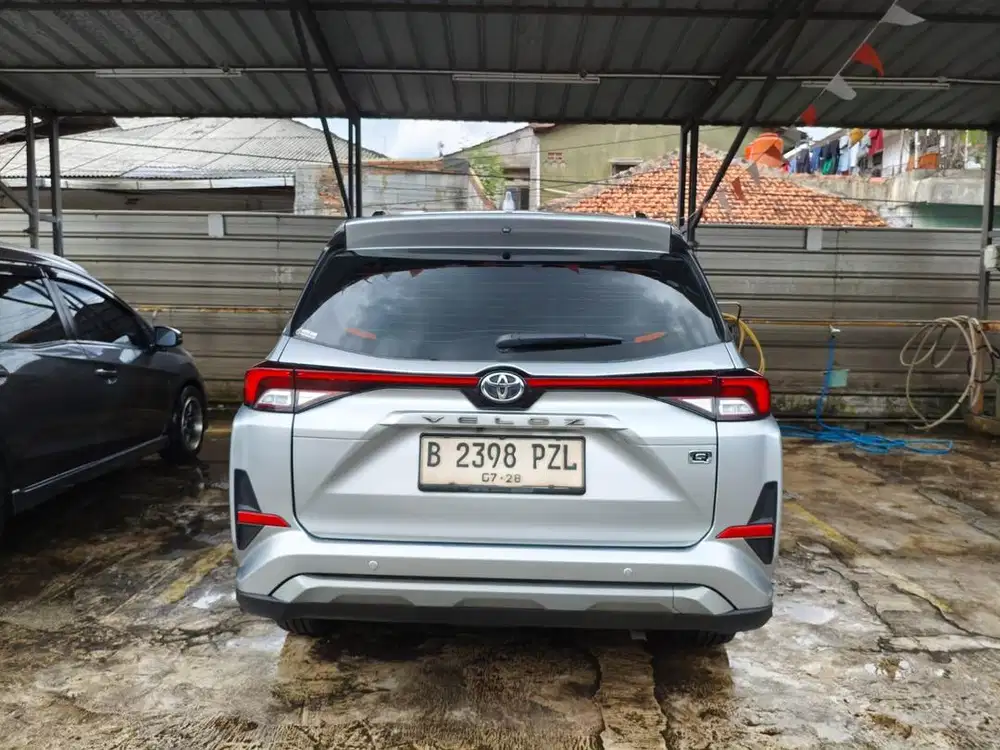 Toyota Veloz Q CVT 2023 Silver
