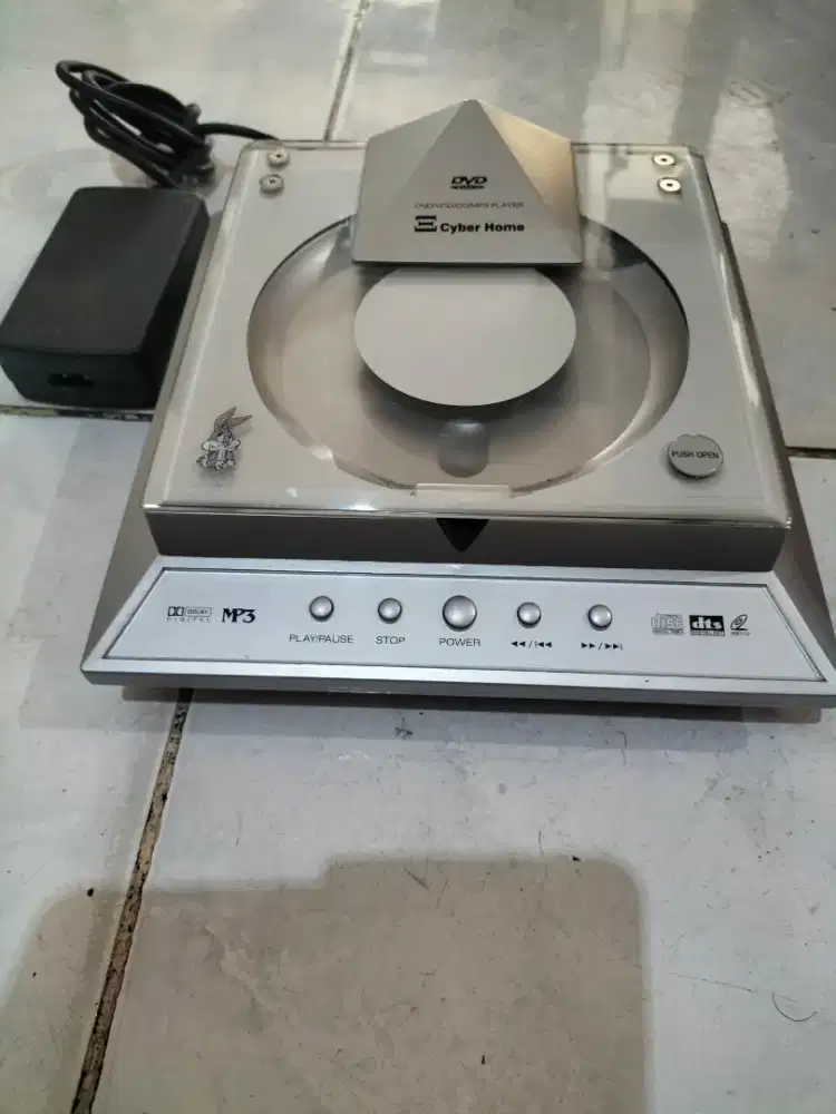 DVD player cyber home
