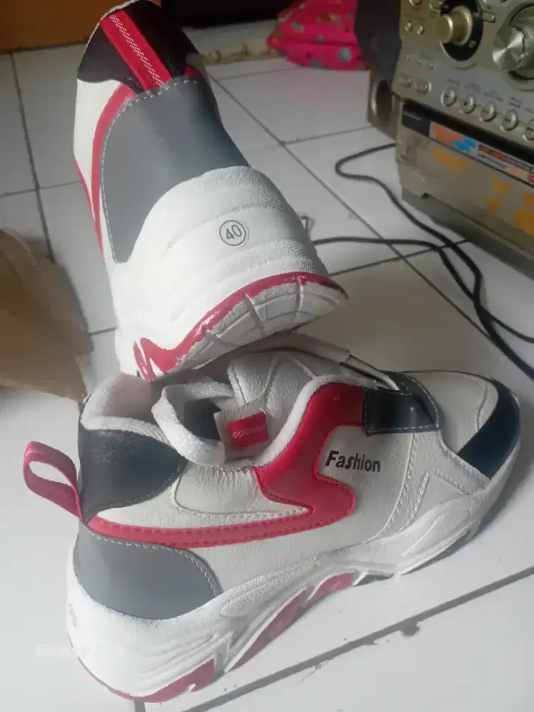 Sepatu joging.masih baru