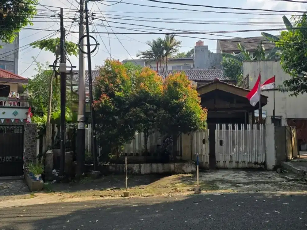 DIJUAL RUMAH HITUNG TANAH COCOK UNTUK USAHA  DAN TEMPAT TINGGAL AREA SENOPATI  KEBAYORAN BARU JAKARTA SELATAN