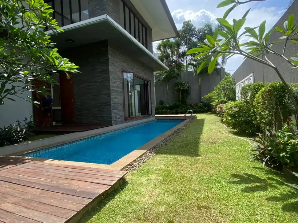 Dijual Rumah Cantik Model Kontemporer Di Area Tenang Kemang, Jakarta Selatan