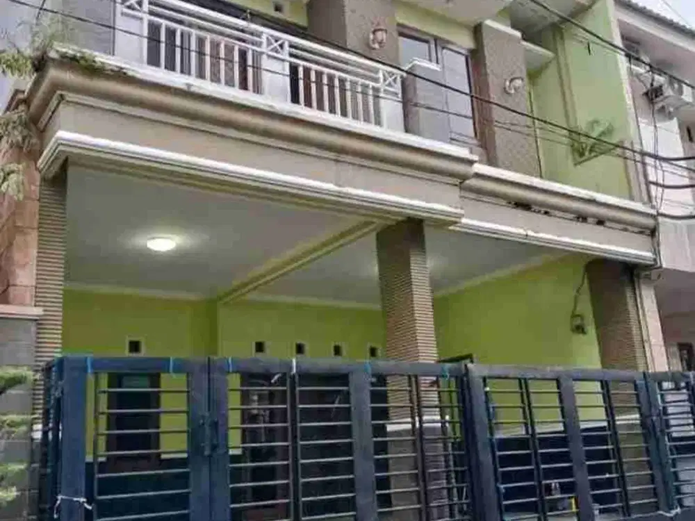 Rumah 2,5 Lantai Murah siap Huni di Perum Deltasari Indah, Waru, Sda