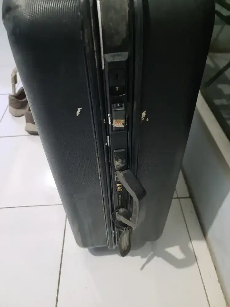 Koper utk jalan2 warna hitam