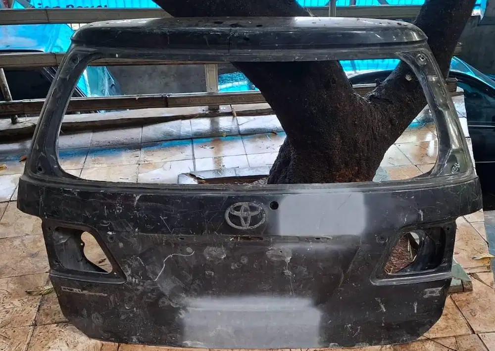 Dijual Pintu bekas fortuner 2014 VNT Tipe G