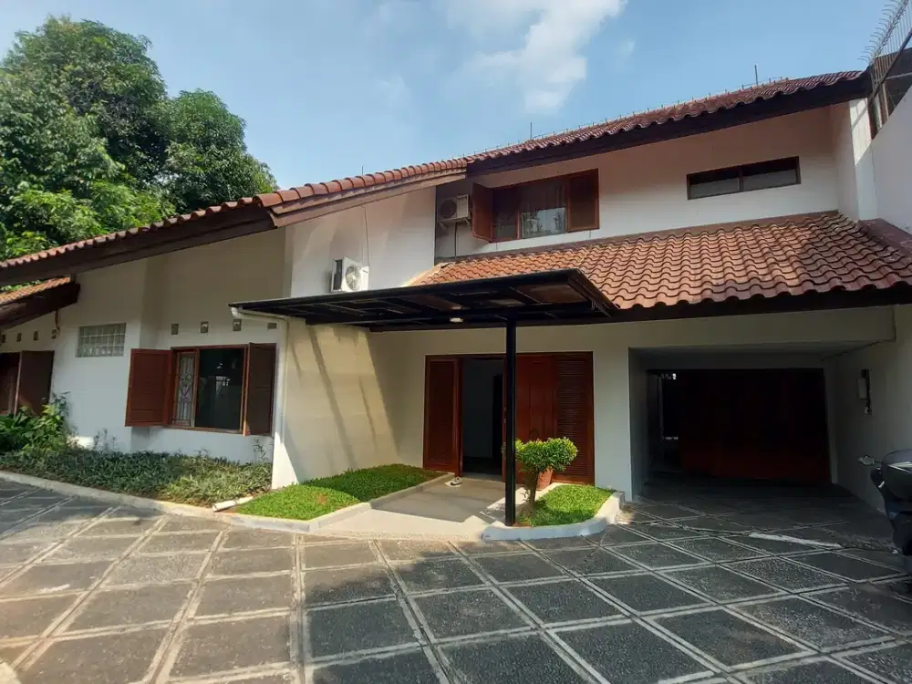 Rumah Tanah Luas dekat MRT Blok M Plaza Kebayoran Baru