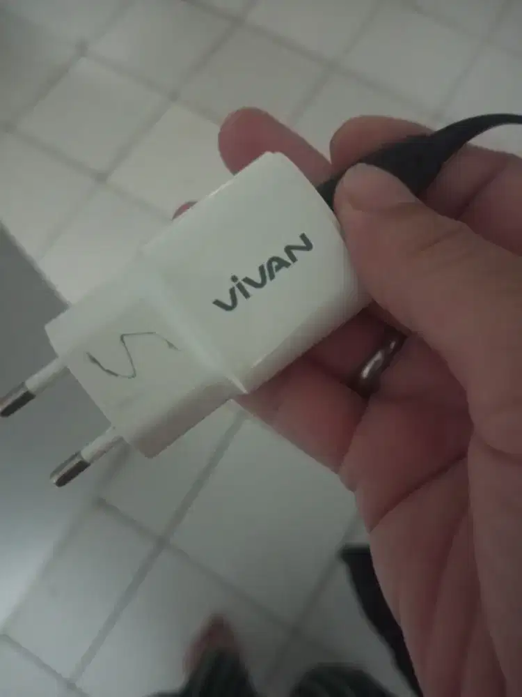 Kepala charger Vivan layak pakai