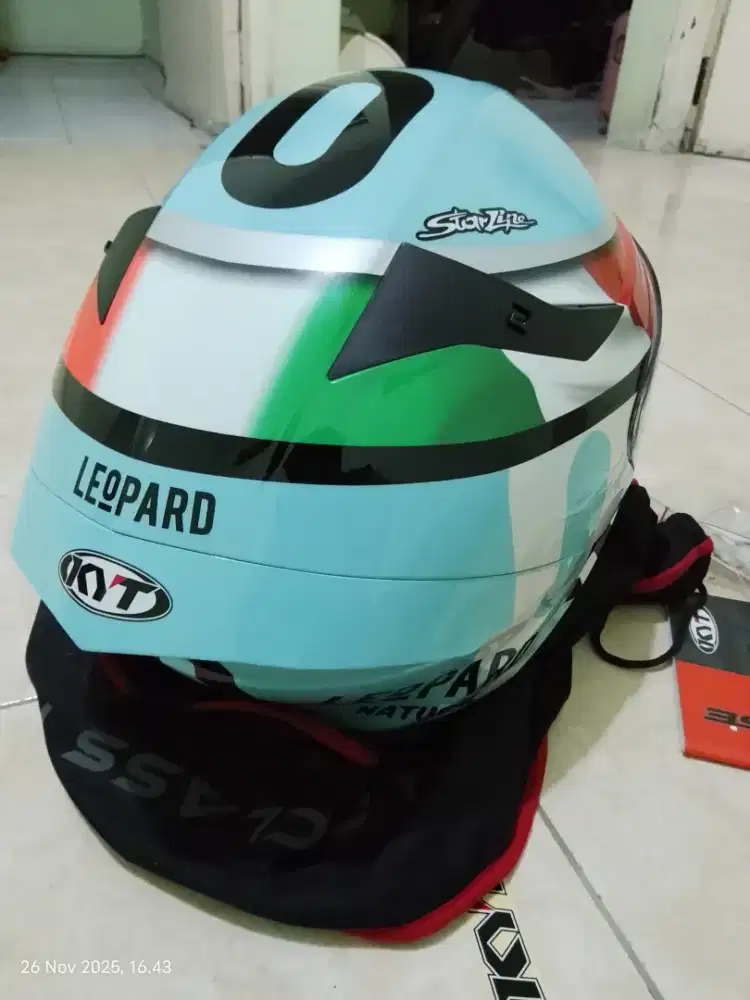 Dijual helm KYT Leopard Natural Baru. Ukuran L