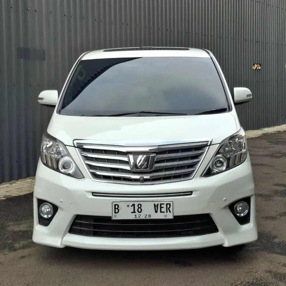 Toyota Alphard SC 2.4 AT. PS. Tahun 2013. Putih. Low km. Perfect cond