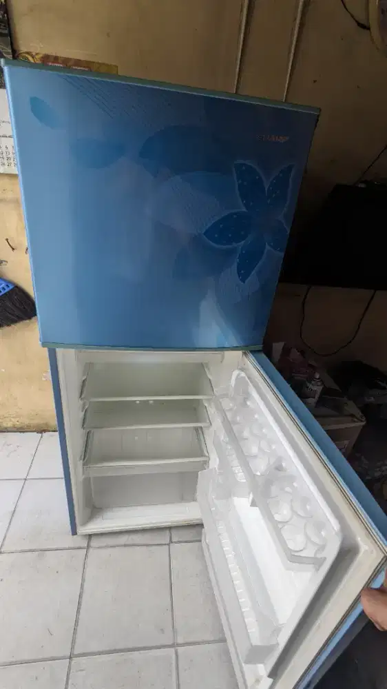 Jual bu kulkas 2 pintu normal no kendala merk SHARP