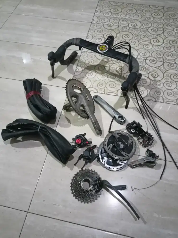 Di jual copotan sepeda rodbeke setang carbon creng 105 piringan utegra