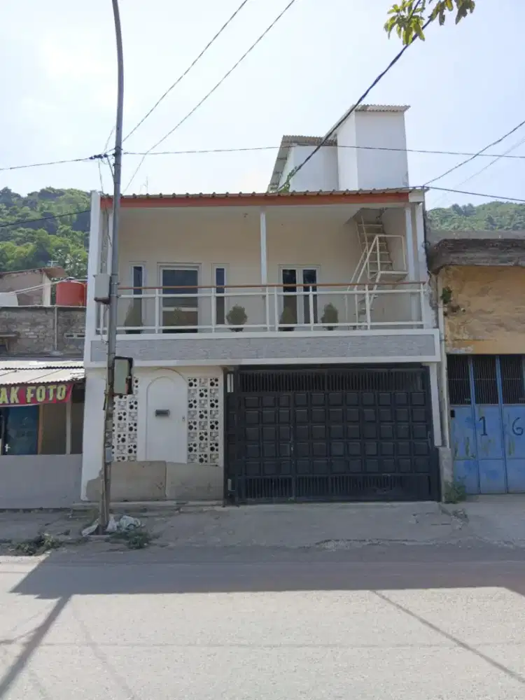 Turun harga, rumah 2 lantai pinggir jalan di kerkof leuwigajah cimahi