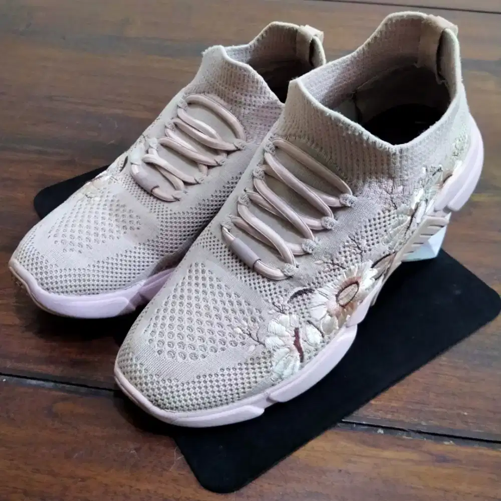 Jual sepatu wanita skechers