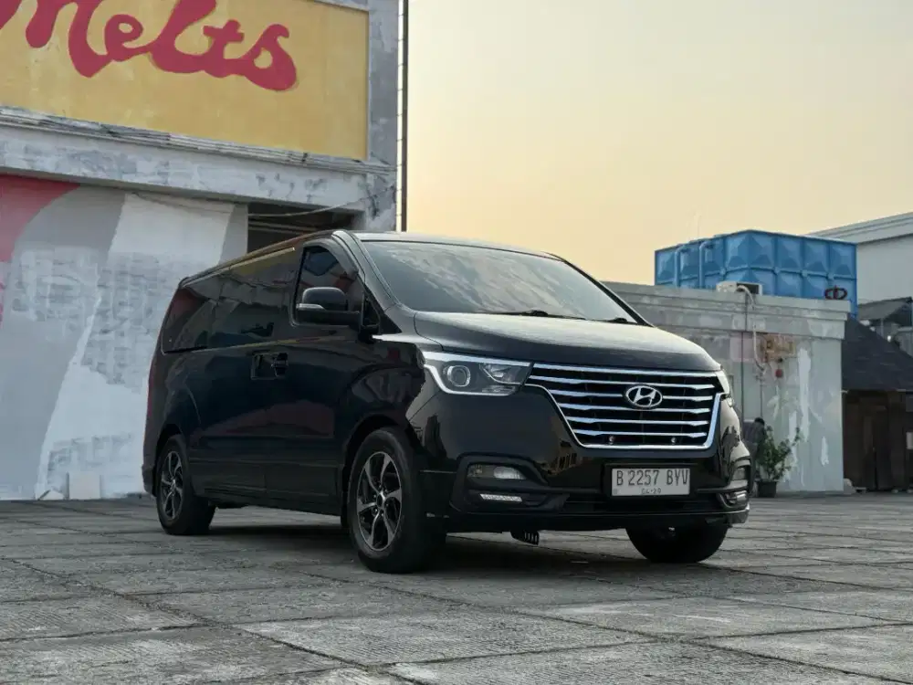 HYUNDAI H 1 ROYALE SOLAR 2019