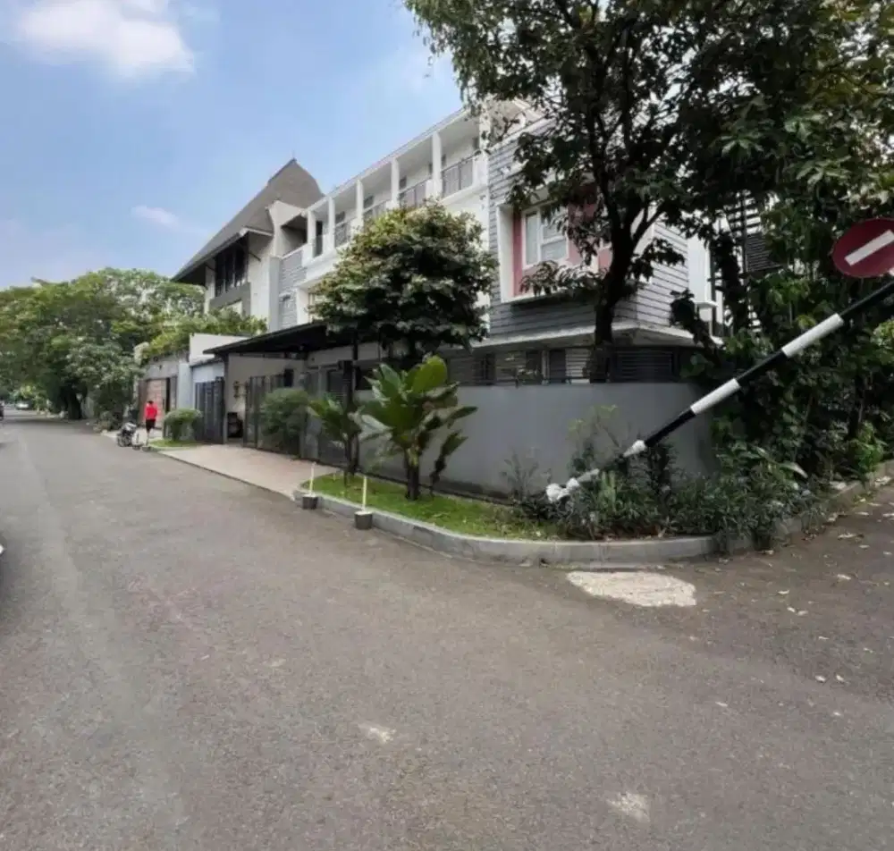 Dijual Rumah di Pondok Indah Jakarta Selatan Lokasi Strategis