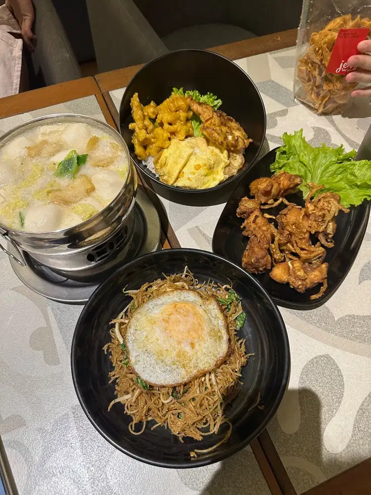 Dicari Tukang masak cowok, disediakan mess