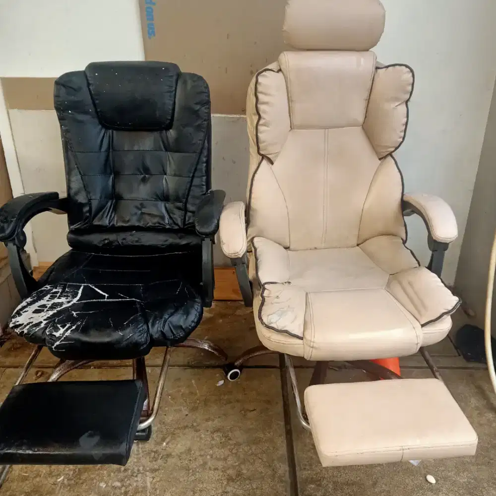 2 Kursi kantor hitam dan cream