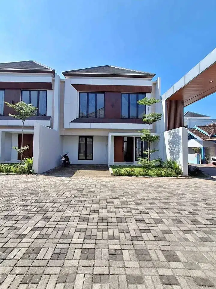 Rumah Siap Huni dalam Cluster Utara Terminal Condongcatur Sleman