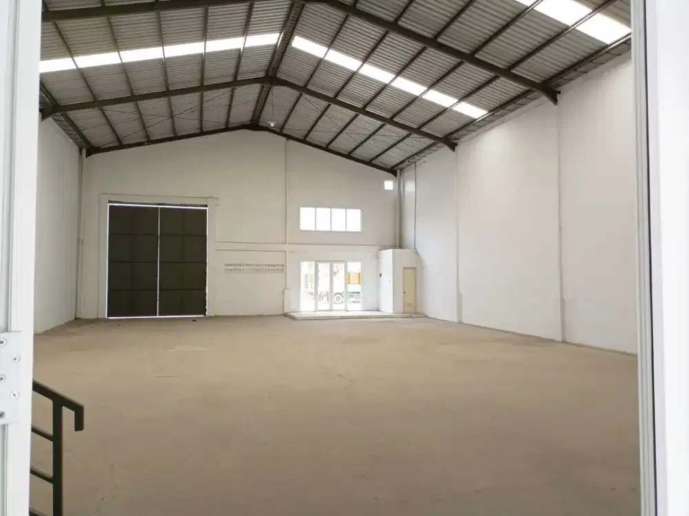 Disewakan Gudang di Laksana, Teluk Naga ada ruang kantor