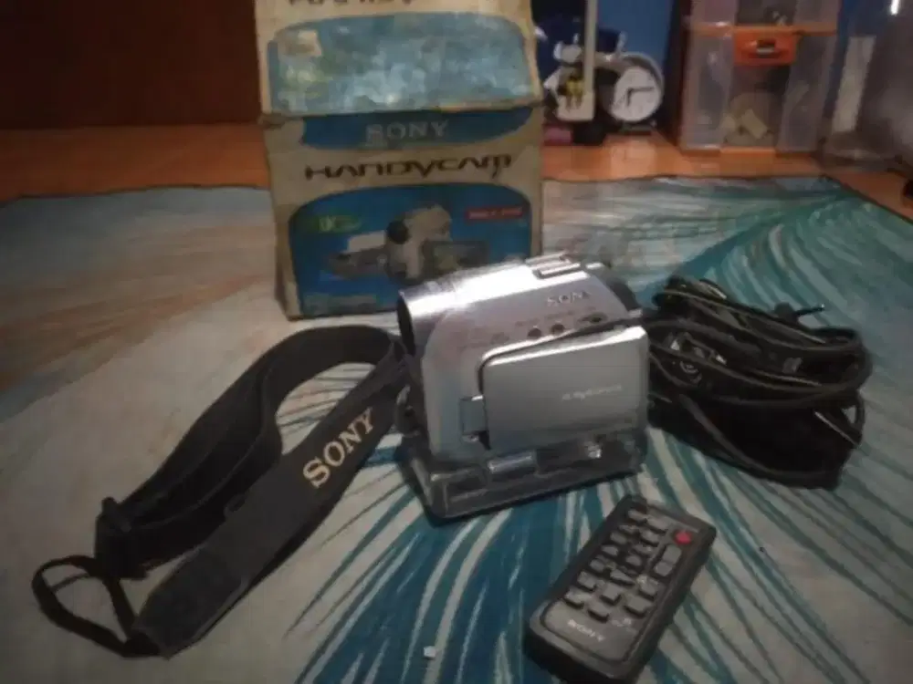 Sony Handycam DCR-HC32E Mini DV camcorder - HSC 2025