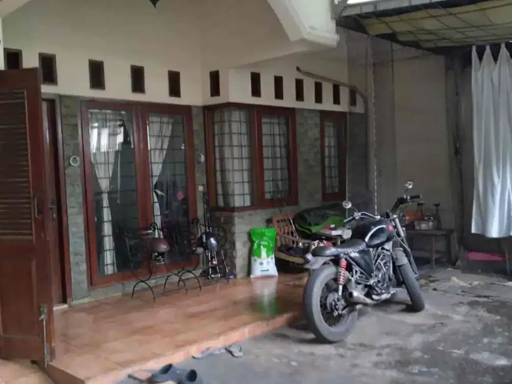 Rumah disewakan di cinere