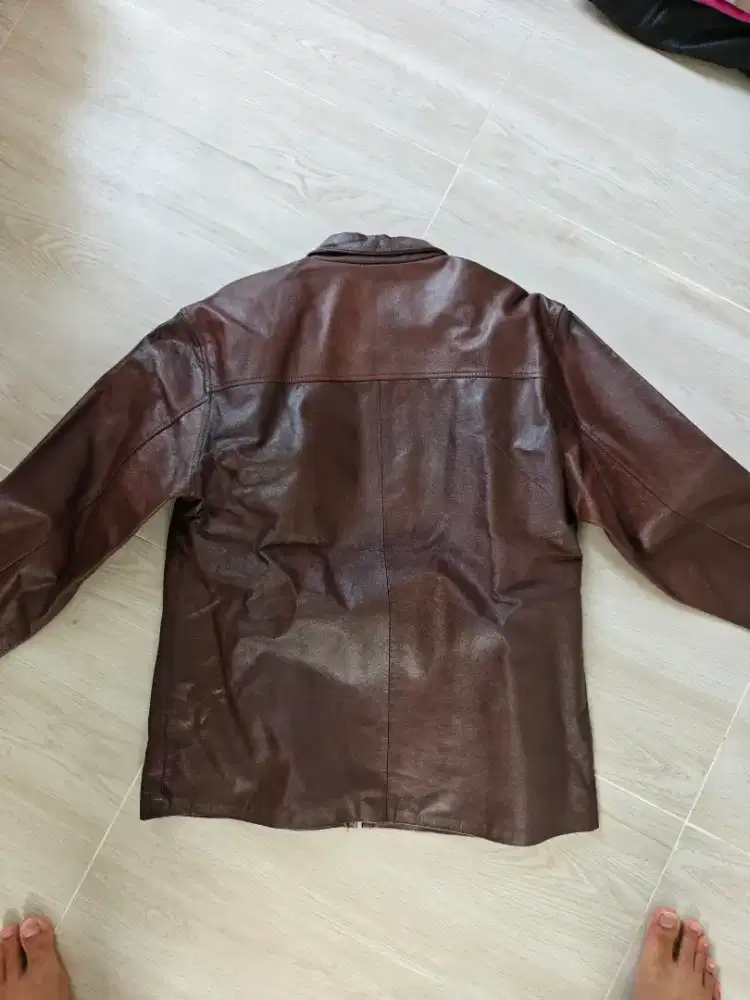 JAKET KULIT WARNA COKLAT KONDISI LAYAK PAKAI MSH SANGAT BAGUS