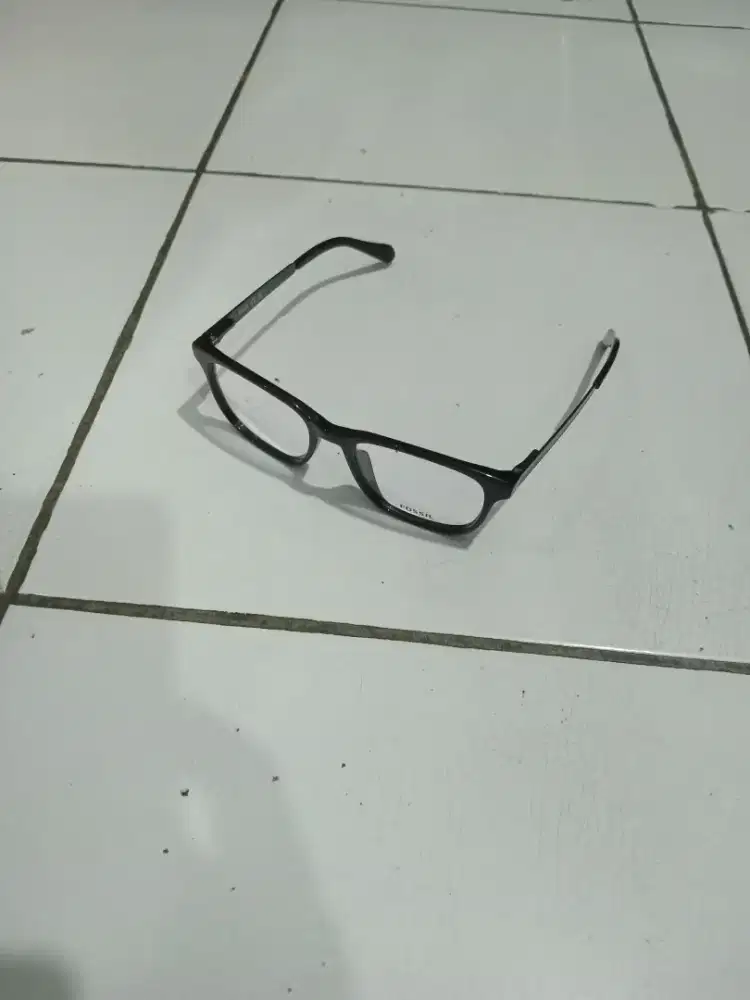 Jual frame kacamata merk fosil