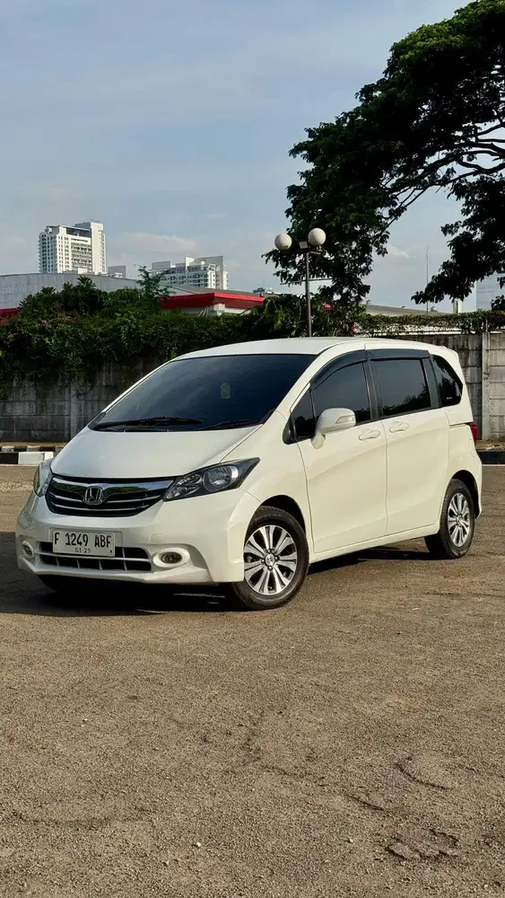 Honda Freed PSD AT double blower