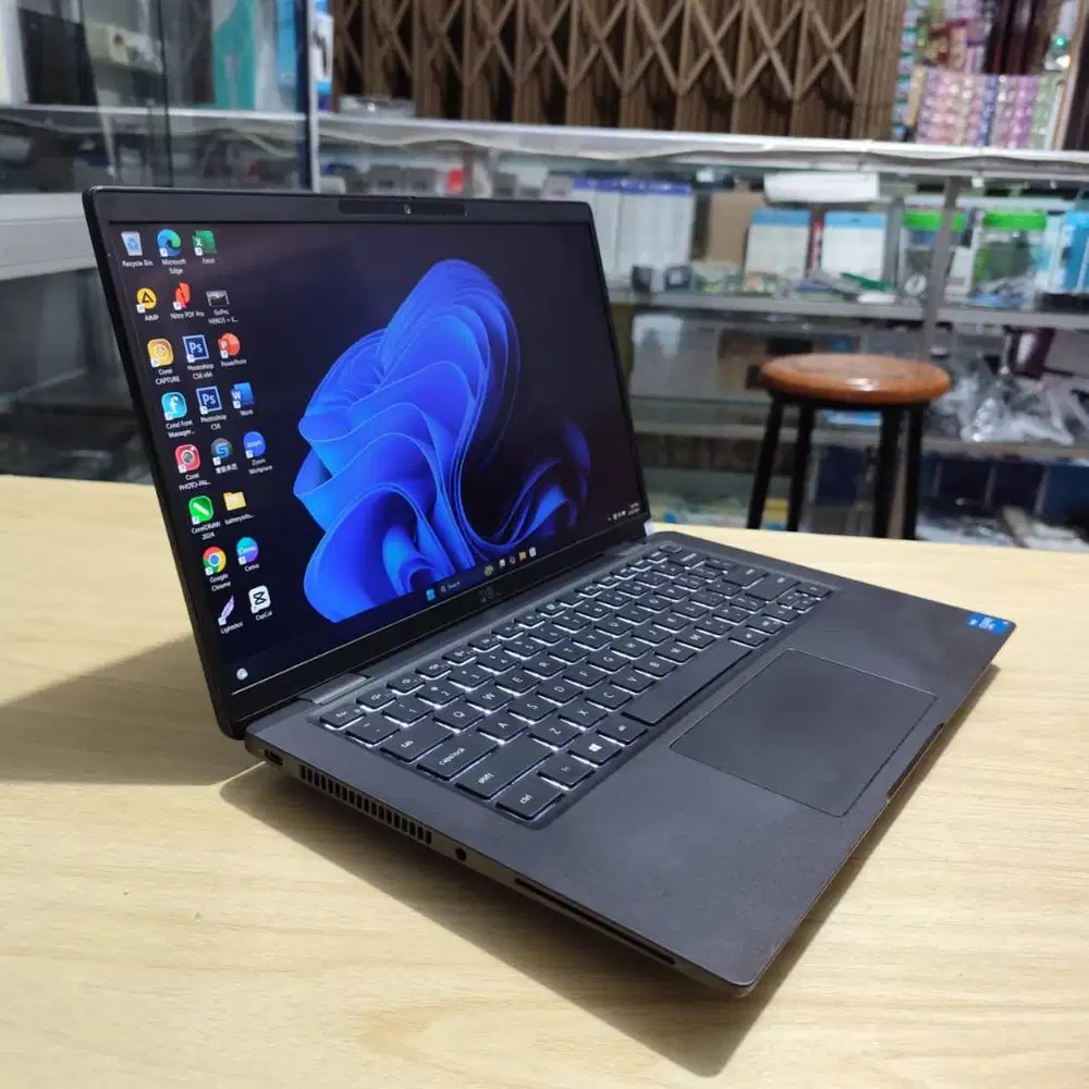 Laptop Dell Latitude Layar Sentuh Generasi Baru Intel Core i5 Gen 11 T