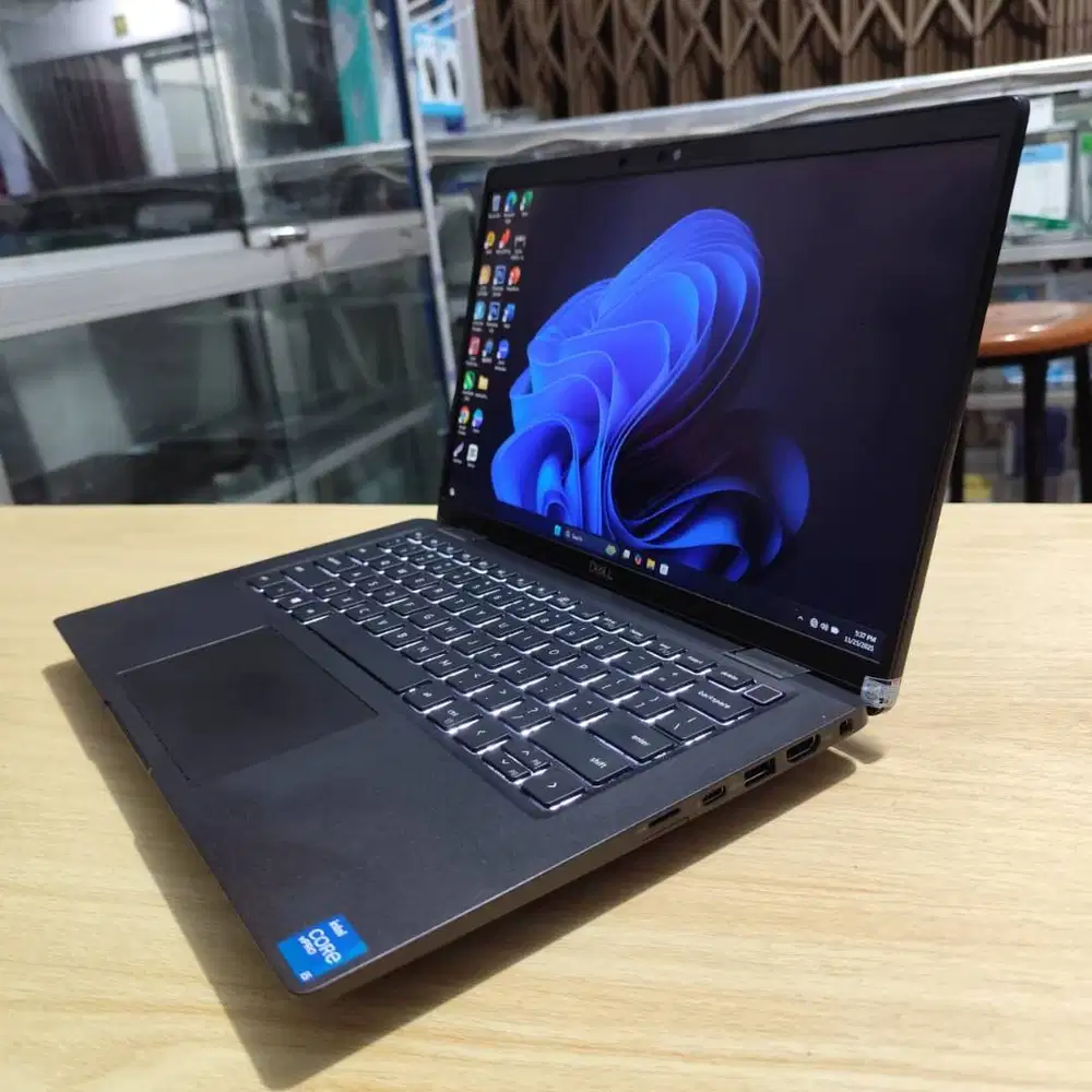 Laptop Dell Latitude Layar Sentuh Generasi Baru Intel Core i5 Gen 11 T