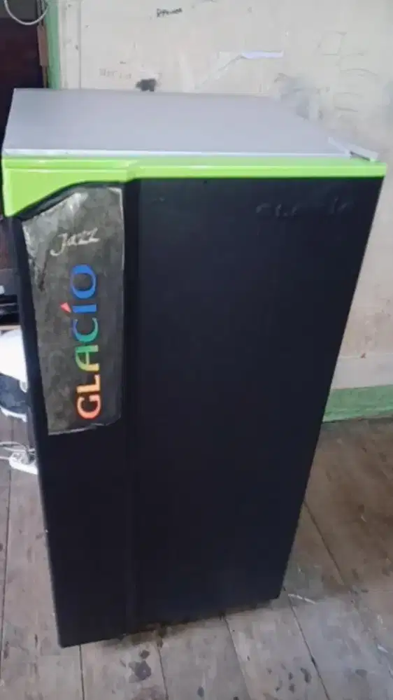 Kulkas 1pintu Toshiba Glacio, siap pakai.