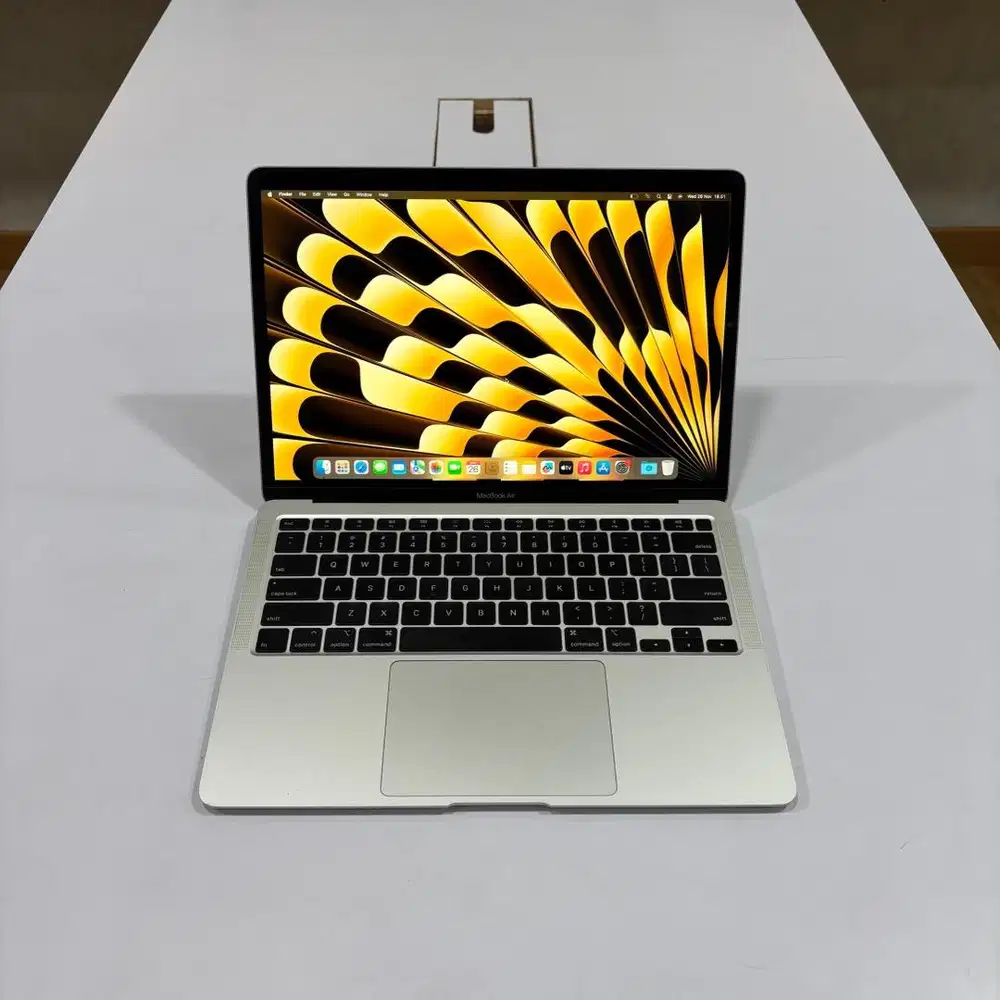 MacBook Air Retina 13 2020 i3 8/256GB