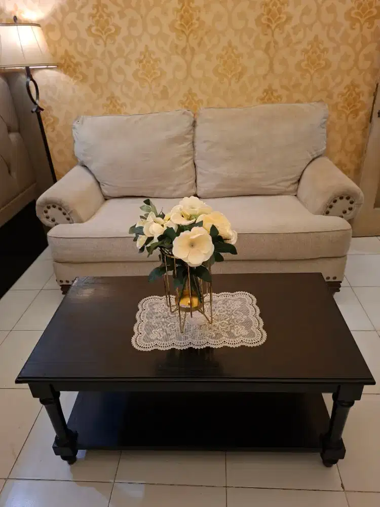 JUAL CEPAT !! Sofa Informa Ashley Harleson 2 Seater Set Meja Vinotti