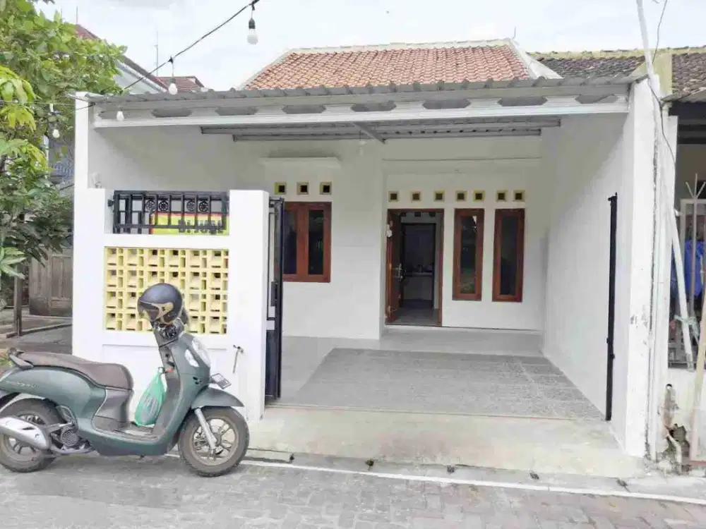 Rumah Cantik Bagus Minimalis Murah Bonus Pagar di Kadipiro Solo