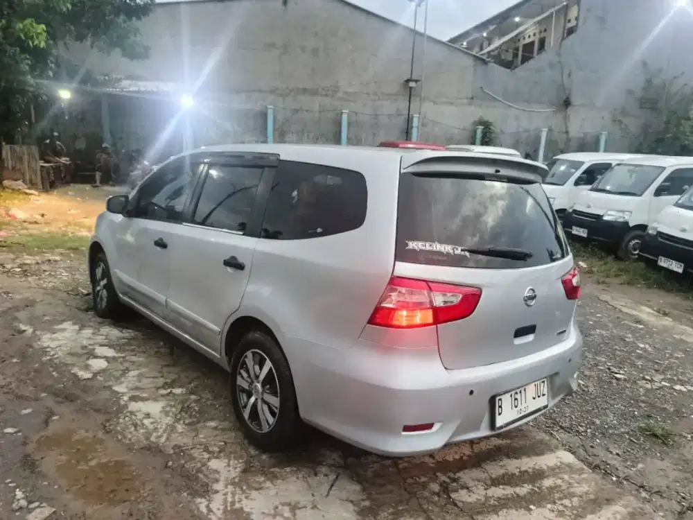 Cash Nissan grand livina sv faclite manual 1500cc 2017 gres 2018