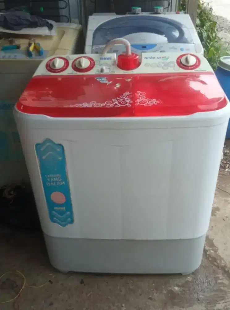 Mesin cuci 2tabung merek akari 8kg