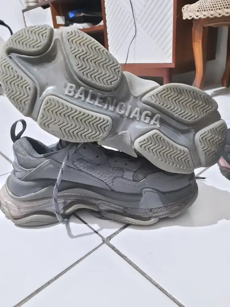 Sepatu Balenciaga triple S clear sol size 40