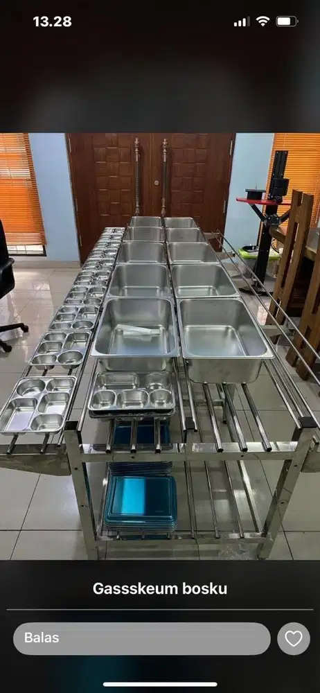 Meja pemorsian knockdown kebutuhan MBG