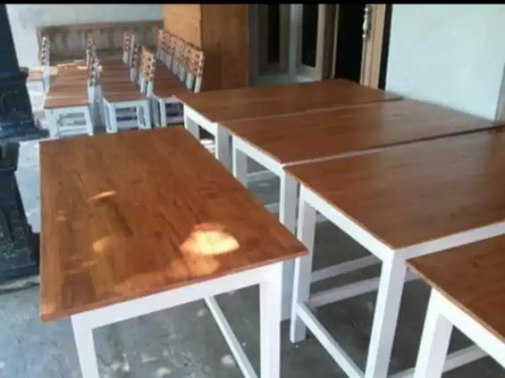 Jual meja kursi makan/resto berbagi model dan ukuran bisa riquest