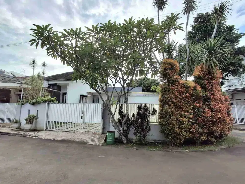 Rumah kencana loka full renov 250m² siap huni lingkungan asri