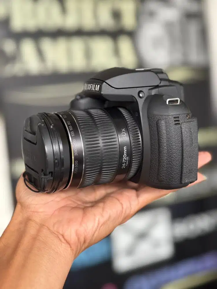 Fujifilm HS 35 EXR Bonus Tas dan Memory Siap Pakai