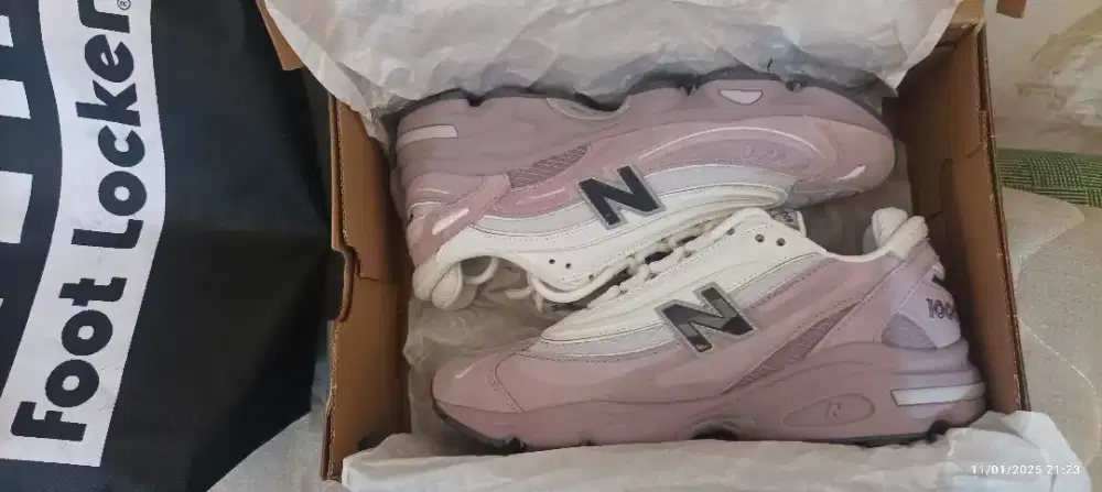 Sepatu New Balance 1000