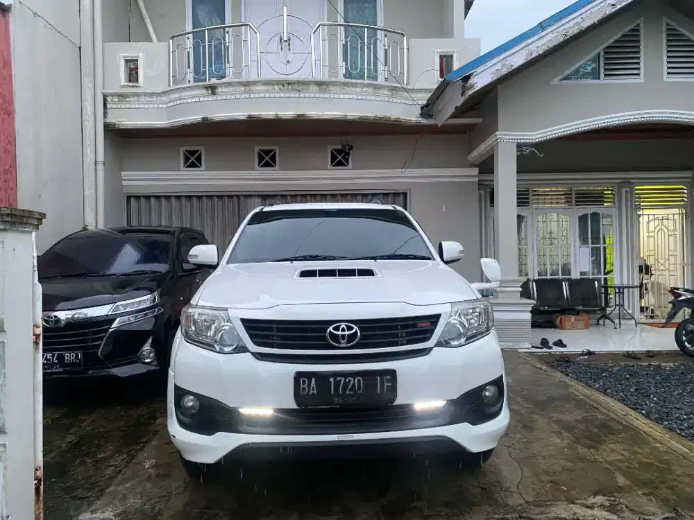 TOYOTA FORTUNER TRD DIESEL 2014 [M/T]