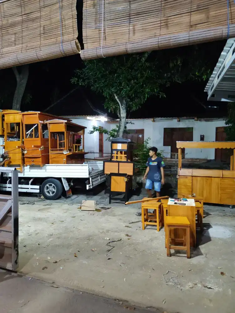 Gerobak Angkringan jg Melayani Pesanan Grobak Bakso Mie Bubur Sate dlL