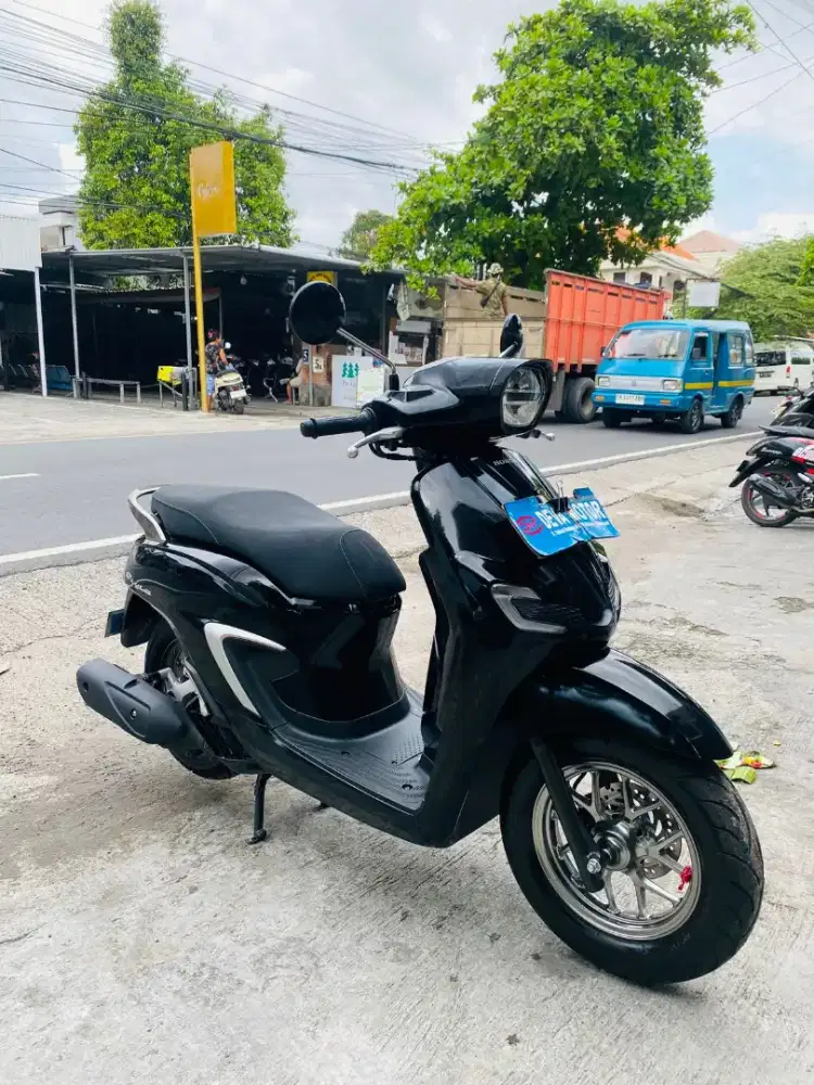 Stylo hitam Deva motor