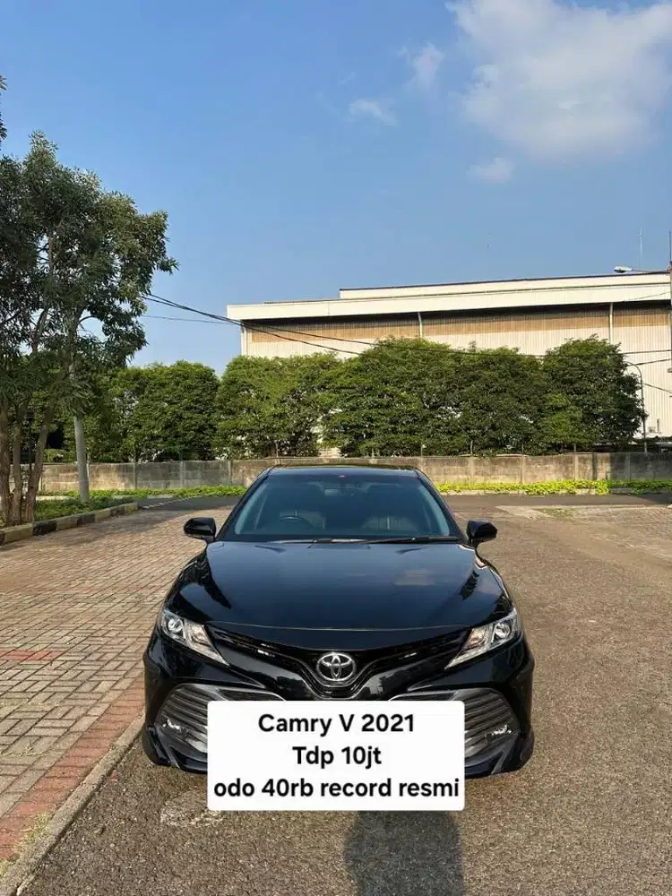 Toyota Camry V 2021 tdp 10jt 2022 / record  2020 hitam