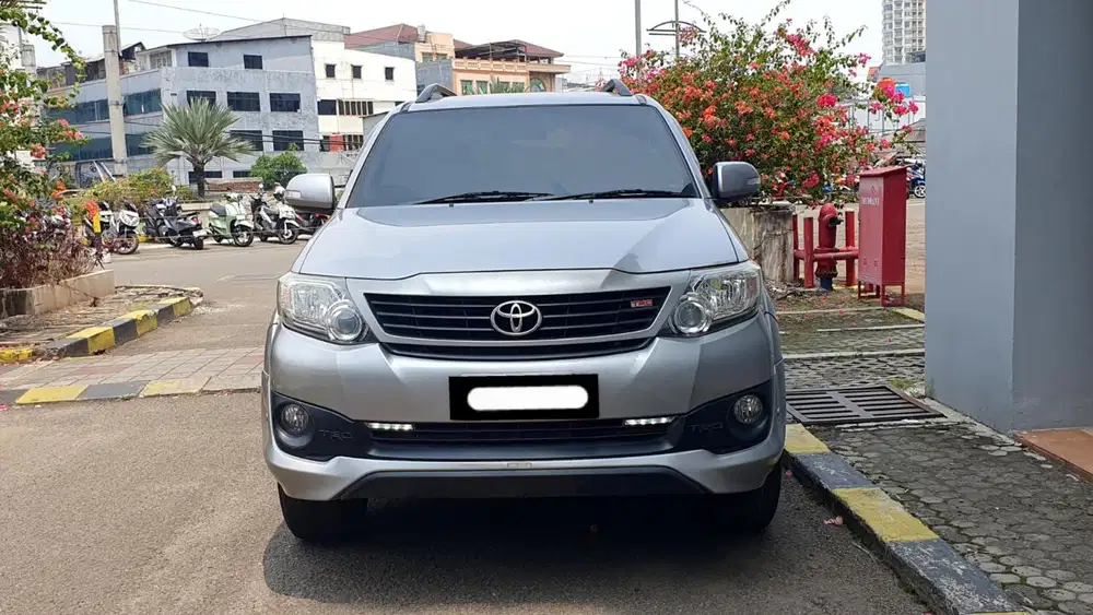 Toyota grand fortuner g lux trd sportivo matic 2014 silver bensin
