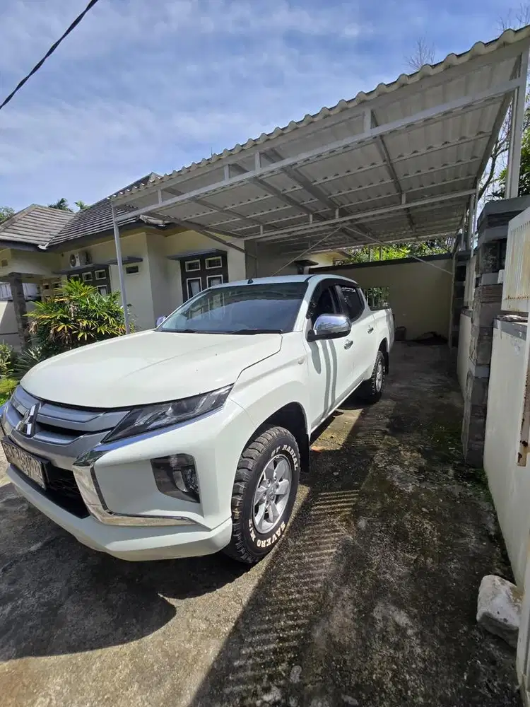 TRITON 2,4 L DC GLS 4x4 2022